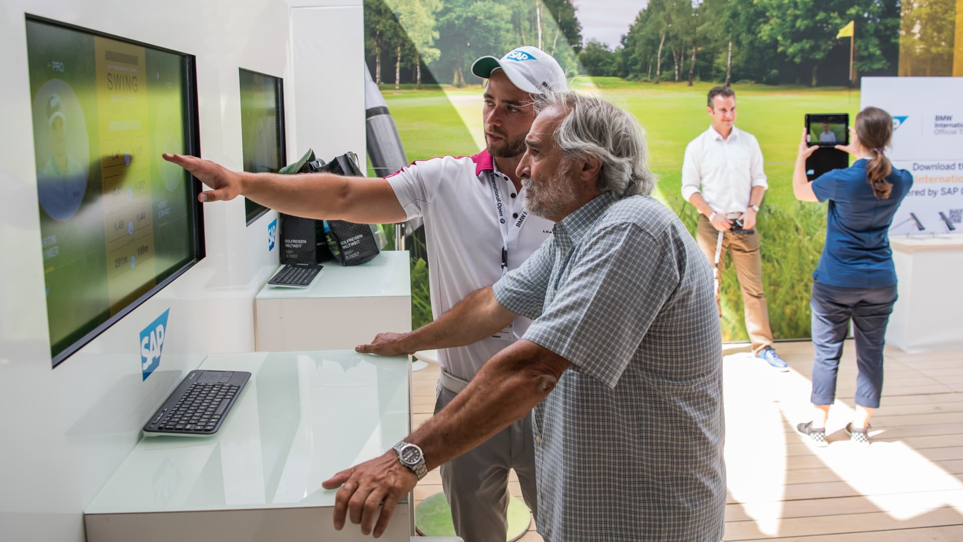 Innovative Multi-Display Event Technology